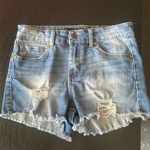 Indigo Rein light wash denim shorts, size 5/26